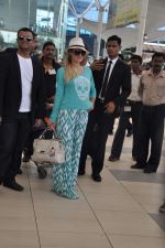 Paris Hilton arrives at Mumbai airport on 3rd Dec 2012 (18).JPG